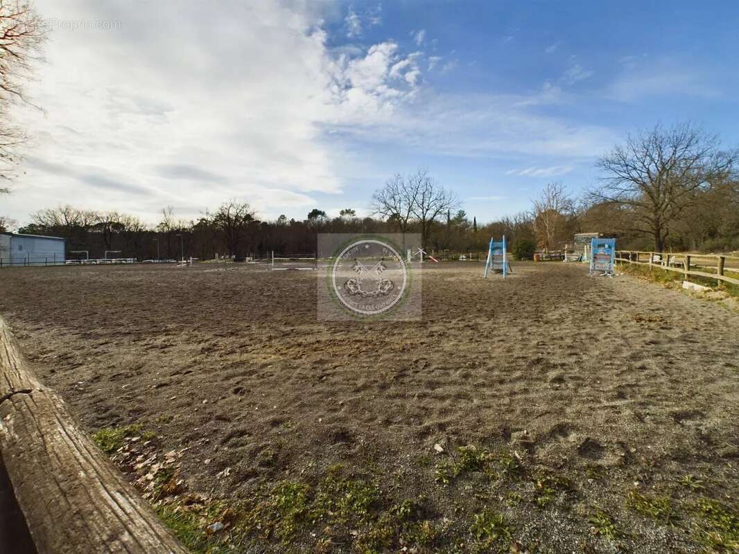 Maison à MONTAUROUX