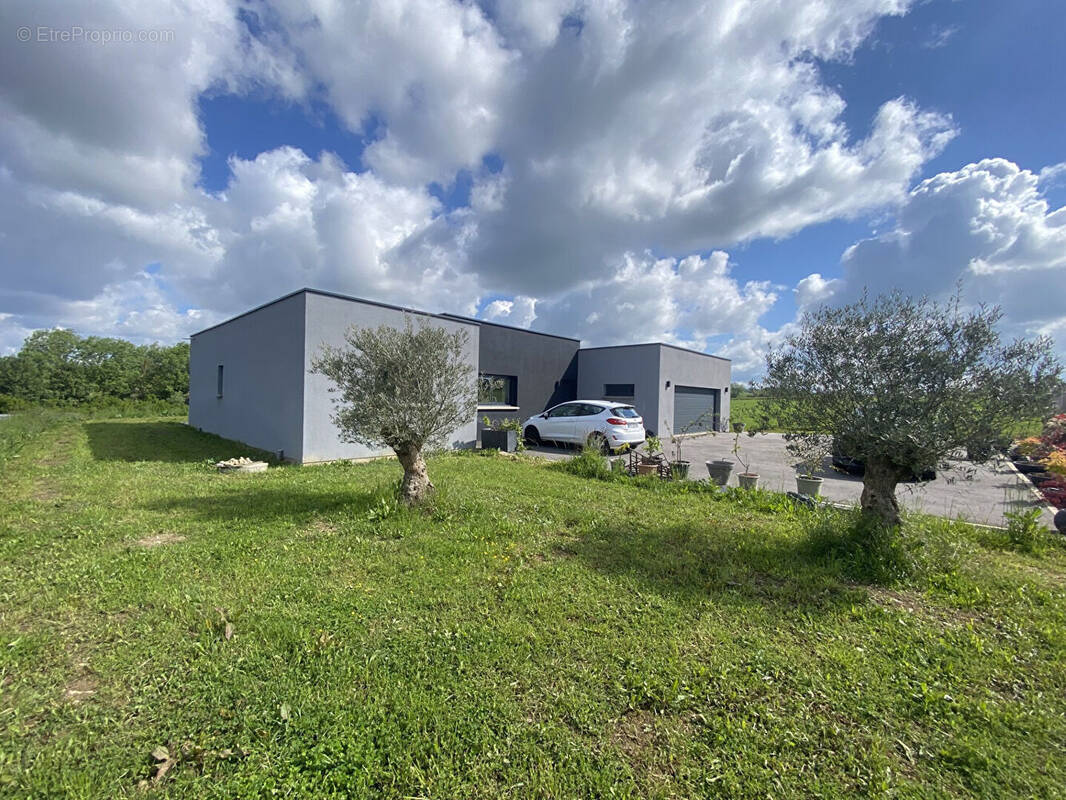 Maison à REMEREVILLE