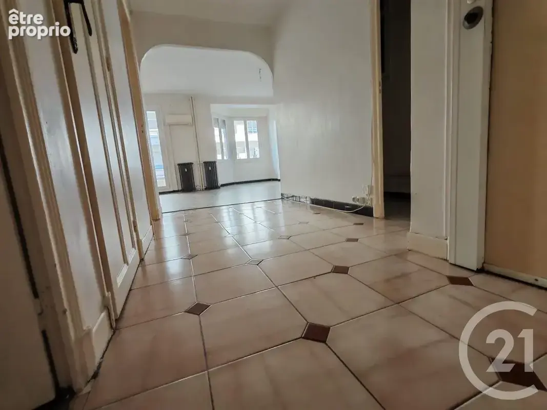 Appartement 2 pièces 67 m² à vendre à Toulon (83000) - photo 4