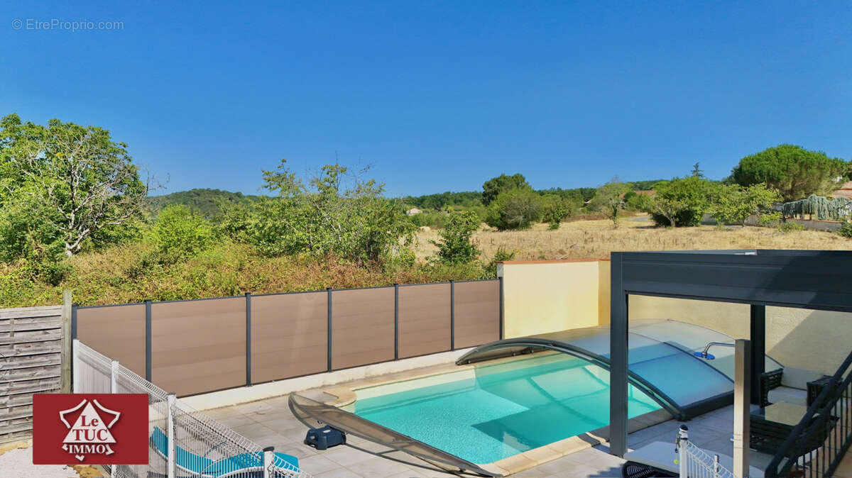 Maison en pierre avec piscine. - photo 7