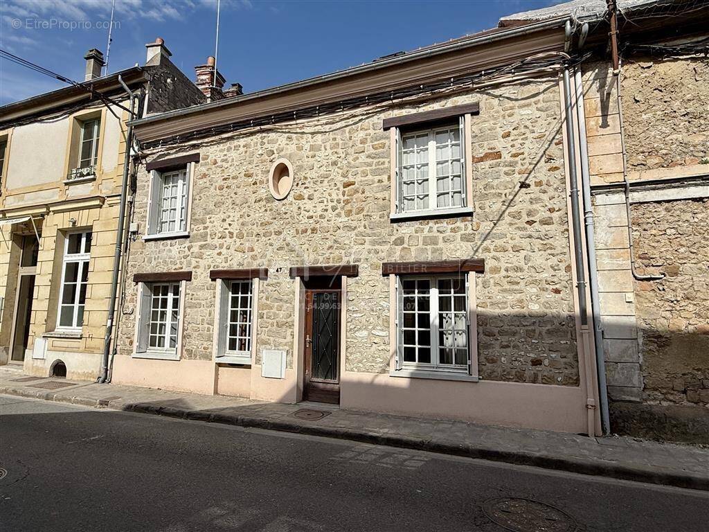 Maison à MILLY-LA-FORET