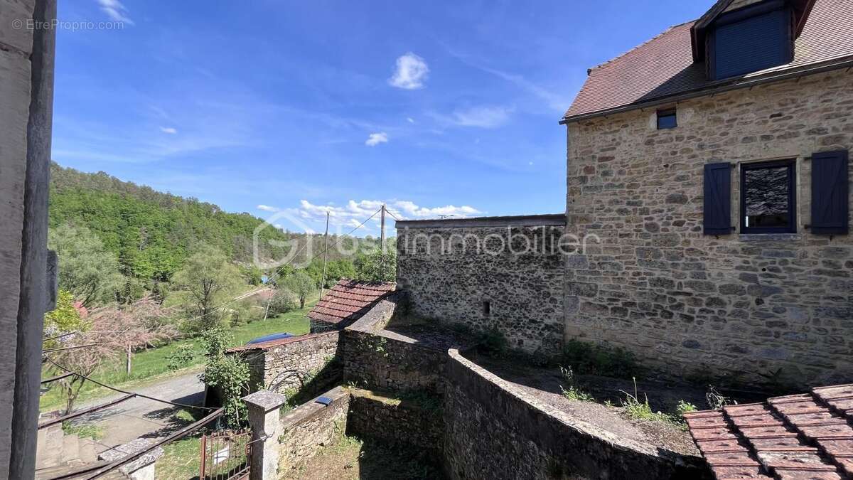 Maison à SALIGNAC-EYVIGUES