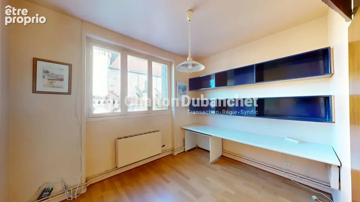 Plein coeur de roanne - maison de ville avec garage à fort potentiel - photo 7