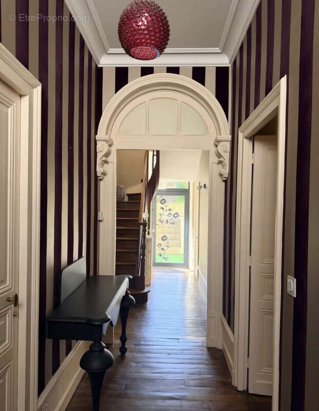 Maison bourgeoise de caractère de 218 m2 avec jardin - photo 4