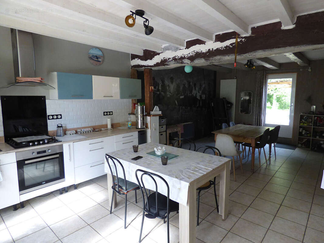 Maison à CURCIAT-DONGALON