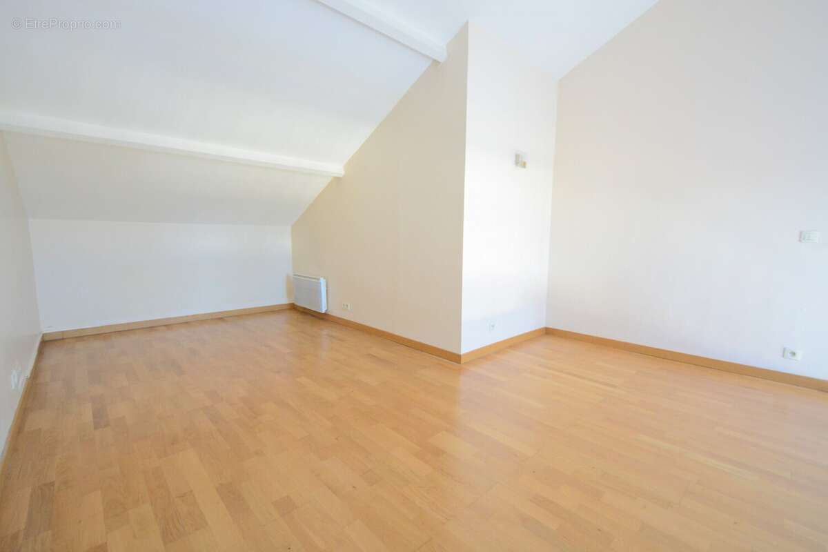 Appartement à SAINT-MAUR-DES-FOSSES