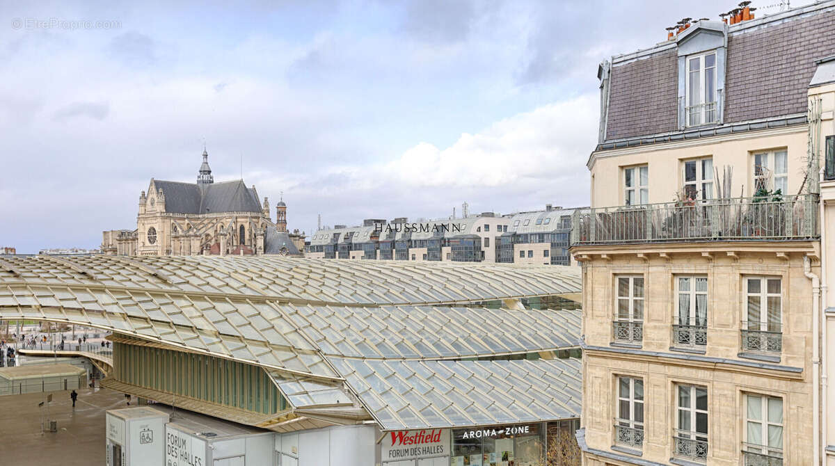 Appartement à PARIS-1E
