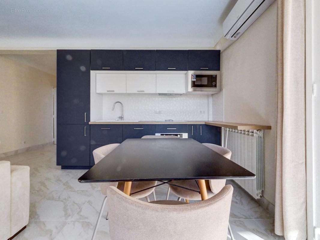 Appartement à ROQUEBRUNE-CAP-MARTIN