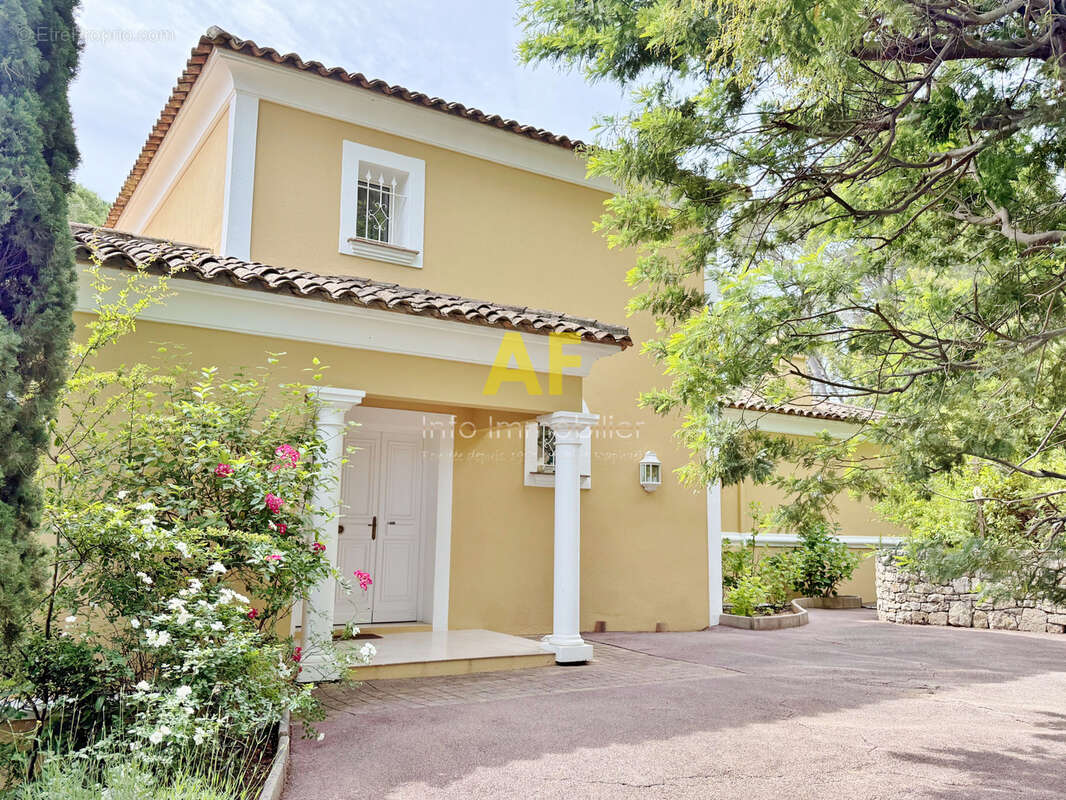 Maison à SAINT-RAPHAEL
