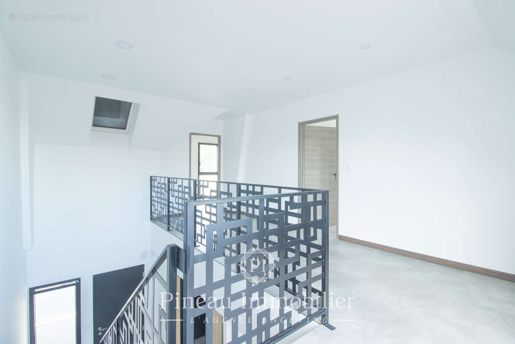 Maison à SAINT-BARTHELEMY-D&#039;ANJOU