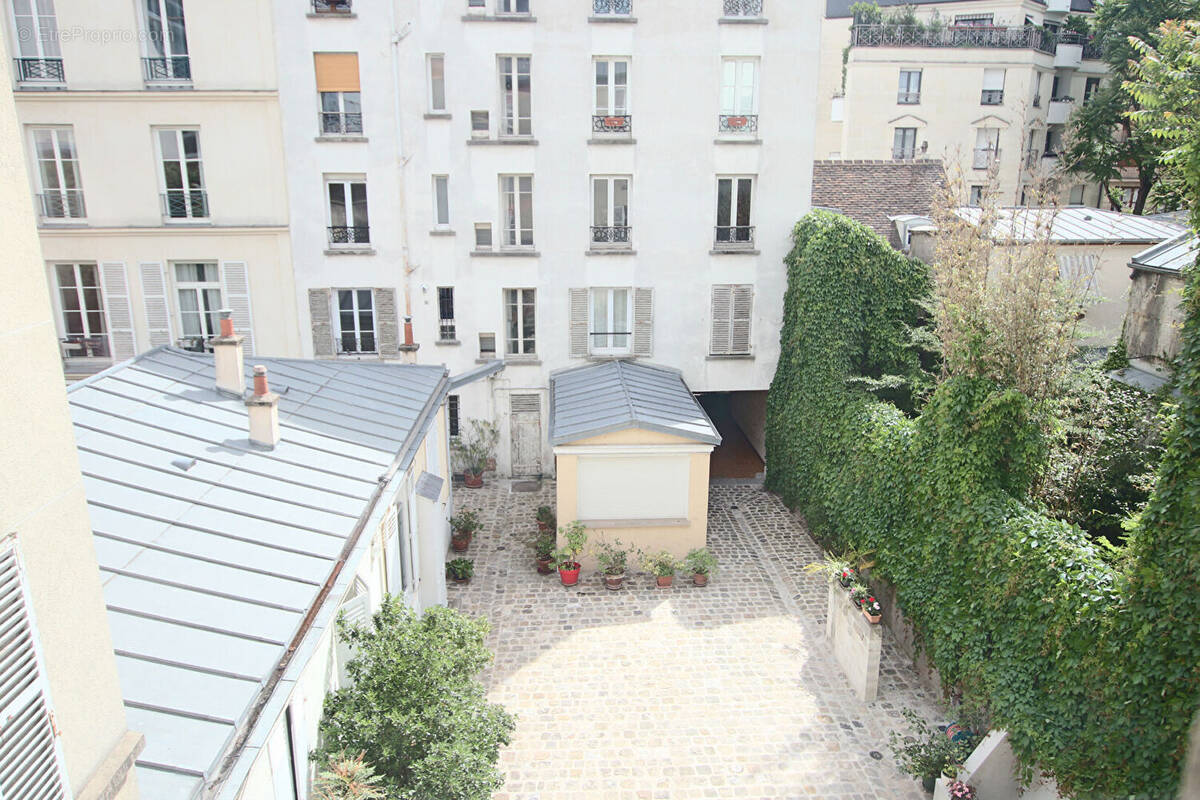 Appartement à PARIS-14E