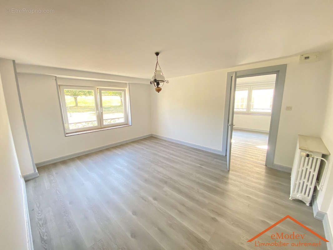 Maison 276 m² à Anould  - photo 6