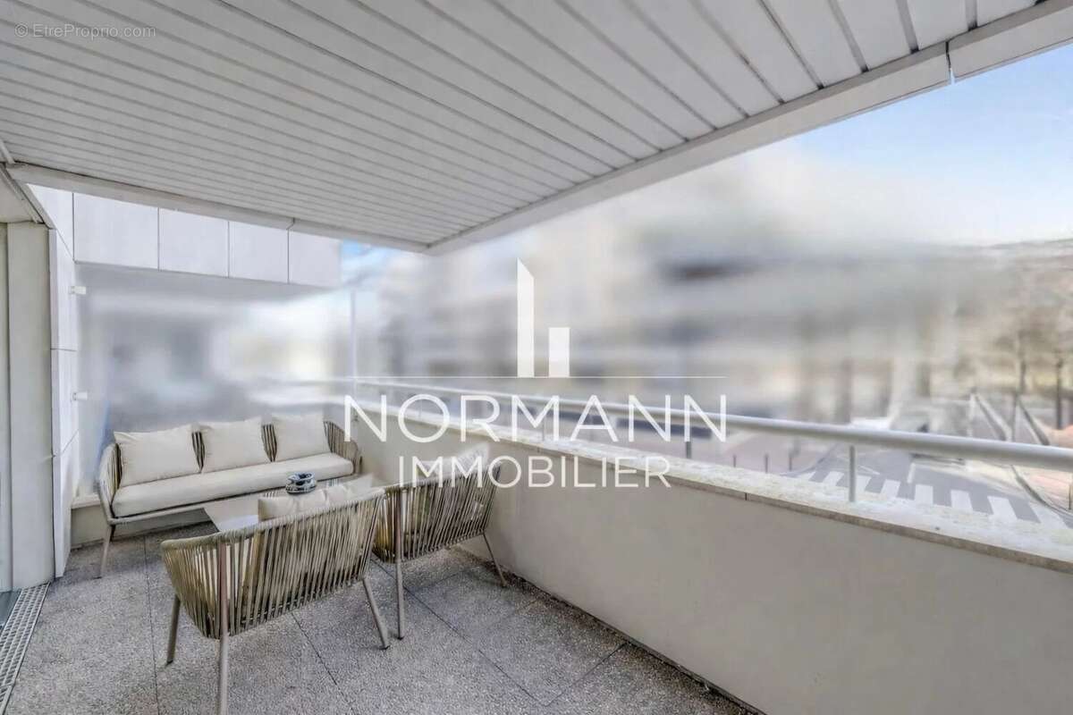 Appartement à LEVALLOIS-PERRET