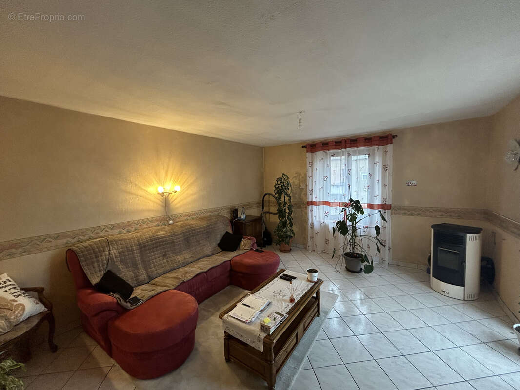 Maison à SAINT-LOUP-SUR-SEMOUSE