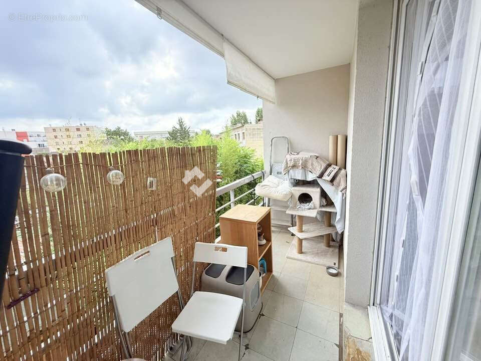 Appartement à LES PAVILLONS-SOUS-BOIS