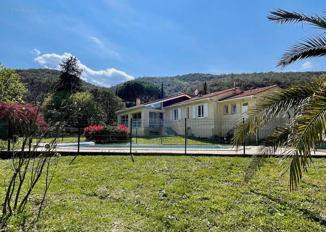 Maison à REYNES