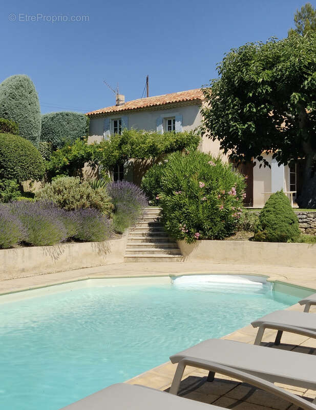 Maison à CUCURON