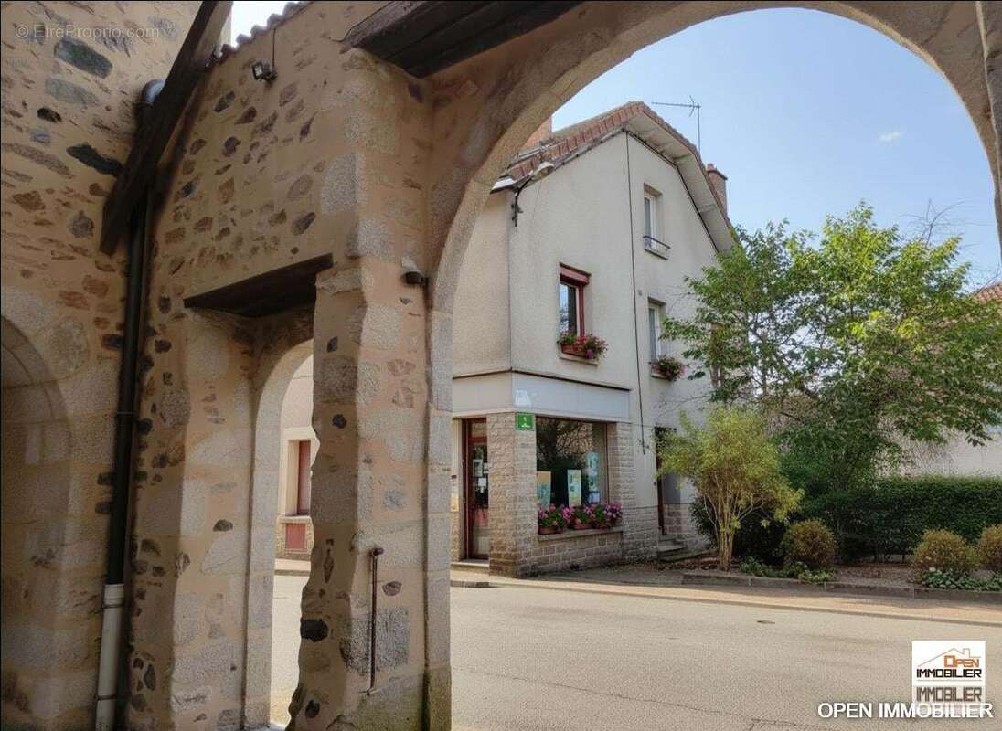 Maison à SAINT-LAURENT-SUR-GORRE