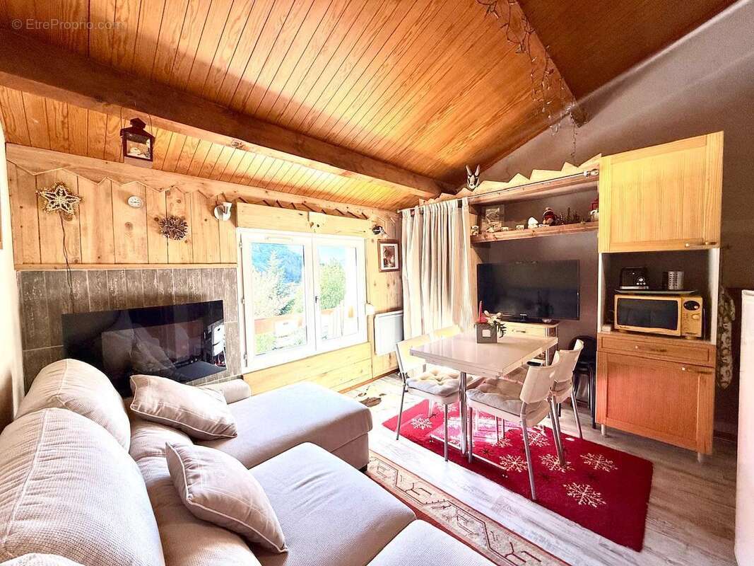   - Appartement à AX-LES-THERMES