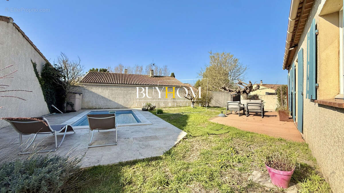 Maison à L'ISLE-SUR-LA-SORGUE