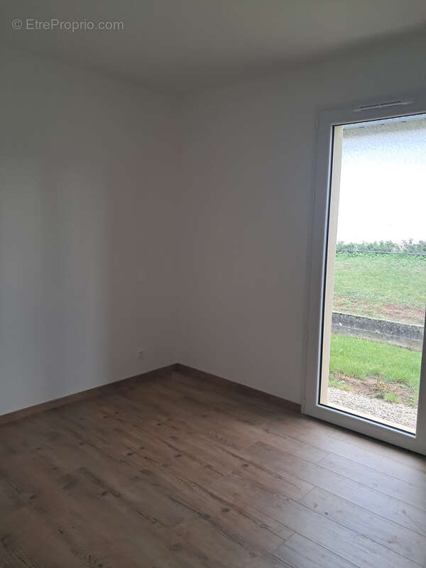 Maison à SAINT-PANTALEON-DE-LARCHE