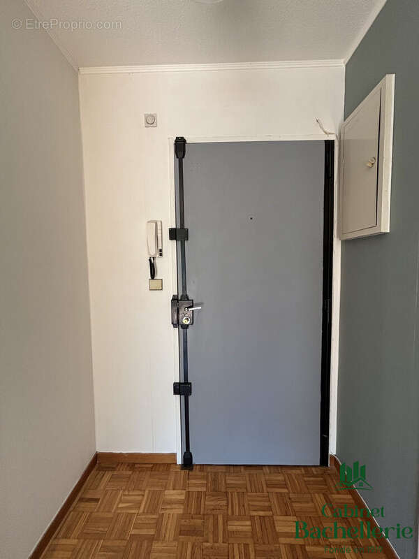 Appartement à MARSEILLE-4E