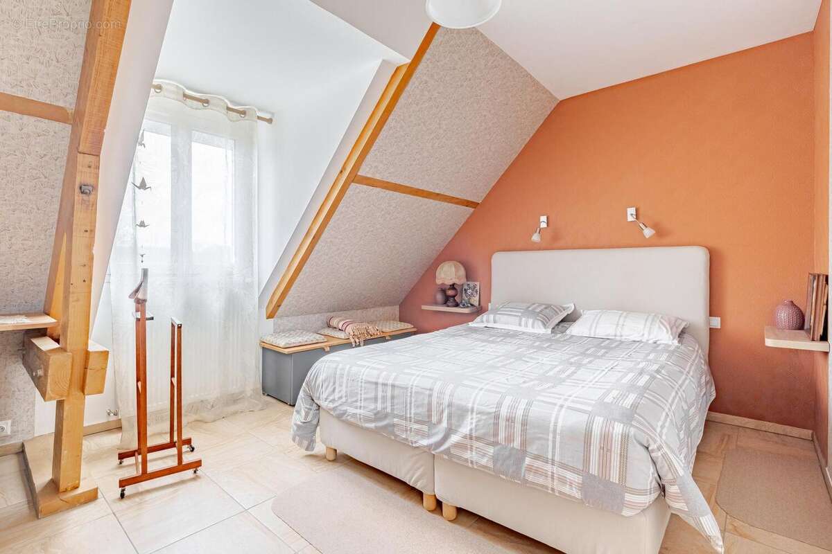 Photo 7 - Maison à SAINT-GENOUPH