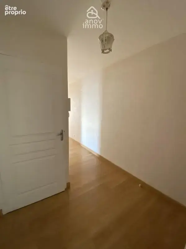 Appartement T3 avec terrasse, cave et parking proche plage e - photo 10