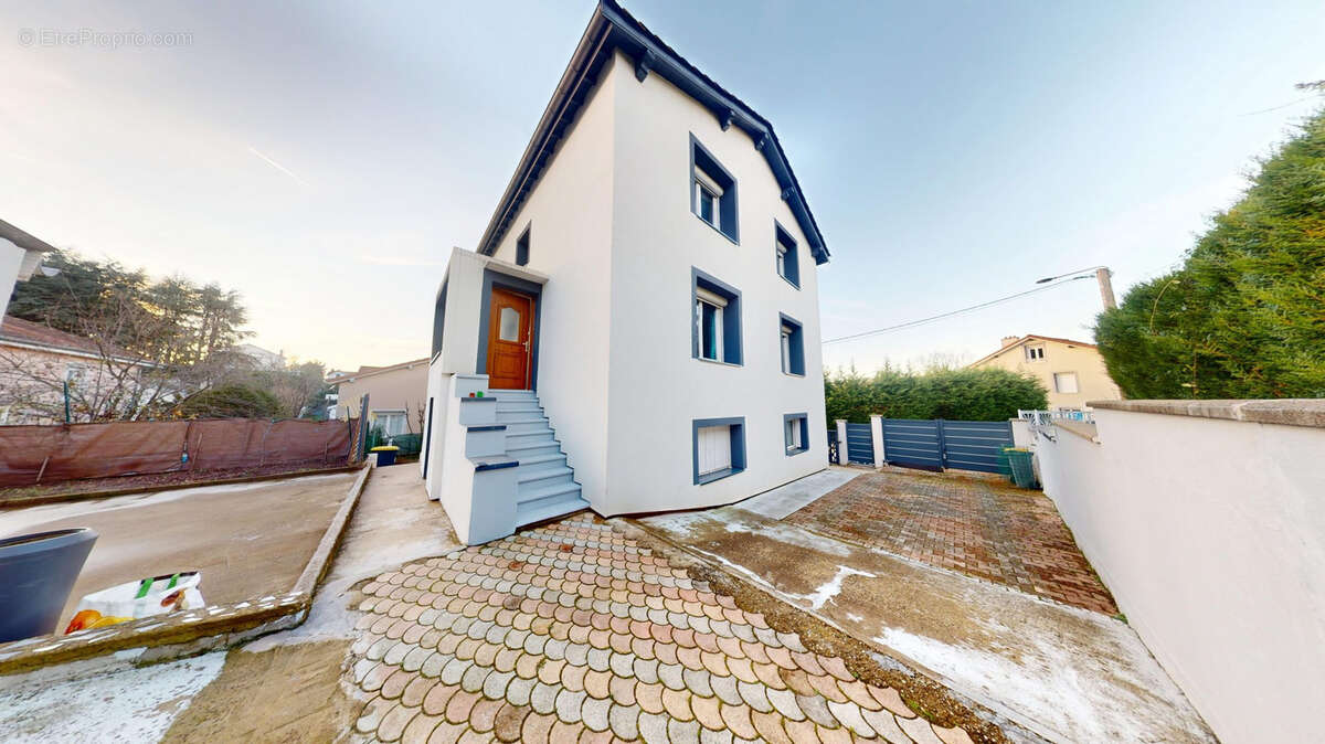 Maison à LA RICAMARIE