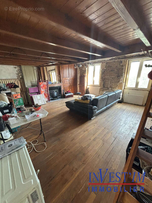 Appartement à SAINT-GENIS-LAVAL
