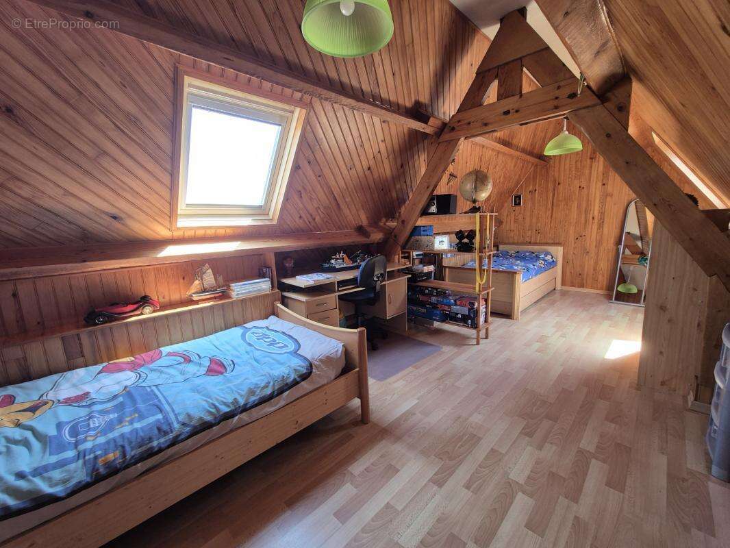 Maison en pierres sous ardoises -- 5 chambres, double garage - photo 15