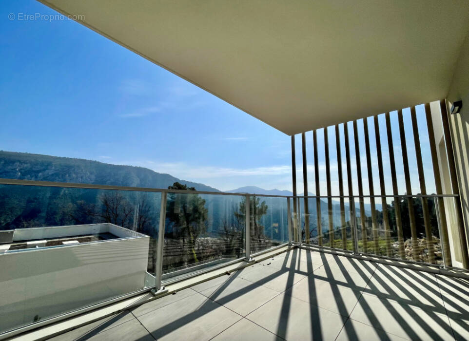 Appartement à GILETTE