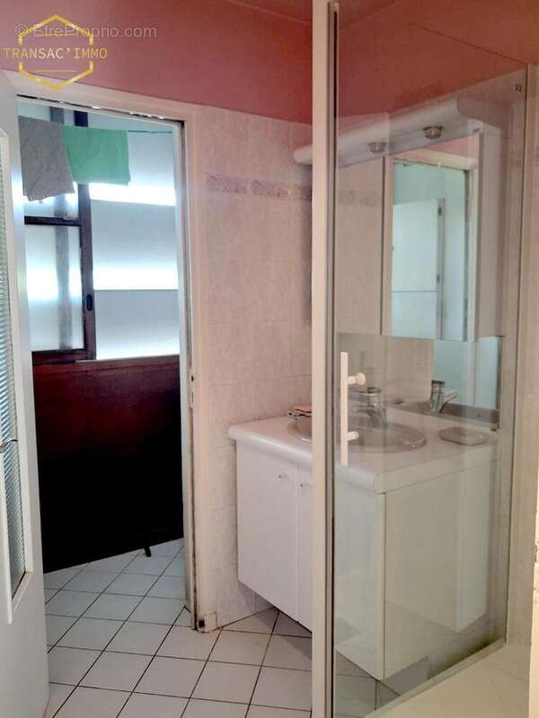 Appartement 63 m² à Saint-Egreve  - photo 9