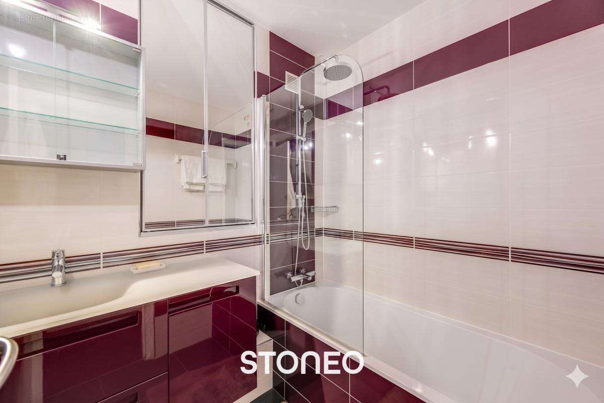 Appartement à PARIS-17E