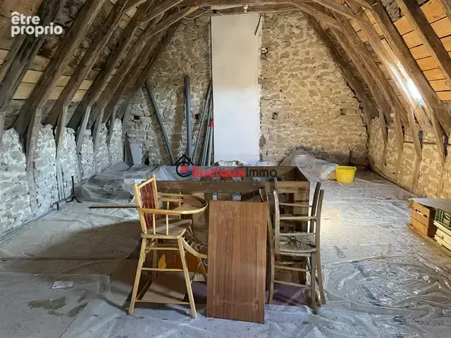 Maison typique en pierre avec une grangette - photo 12