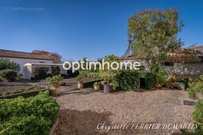 Maison à AMBARES-ET-LAGRAVE