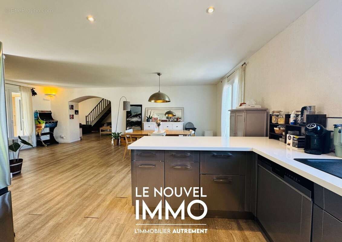 Maison à SAINT-VICTORET