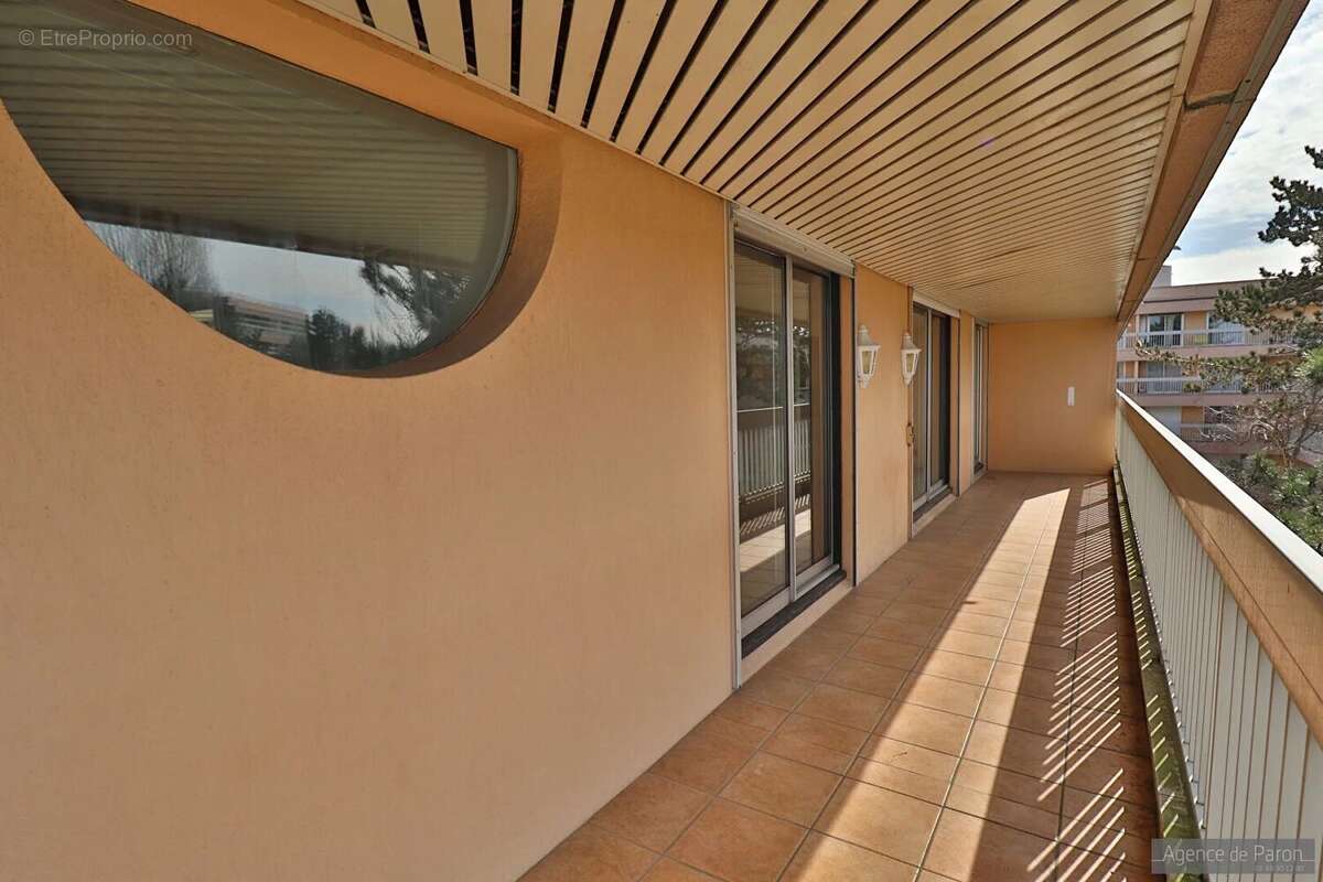 Appartement à VERRIERES-LE-BUISSON