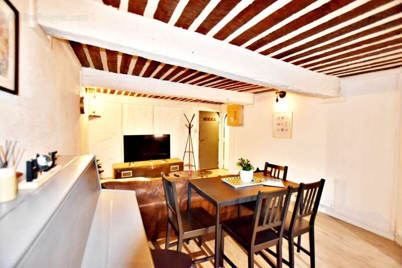 Toulon (83) - emplacement ideal centre ville – appartement 2 pieces de 51 m² plein de charme et de cachet - investissement ou re - photo 3