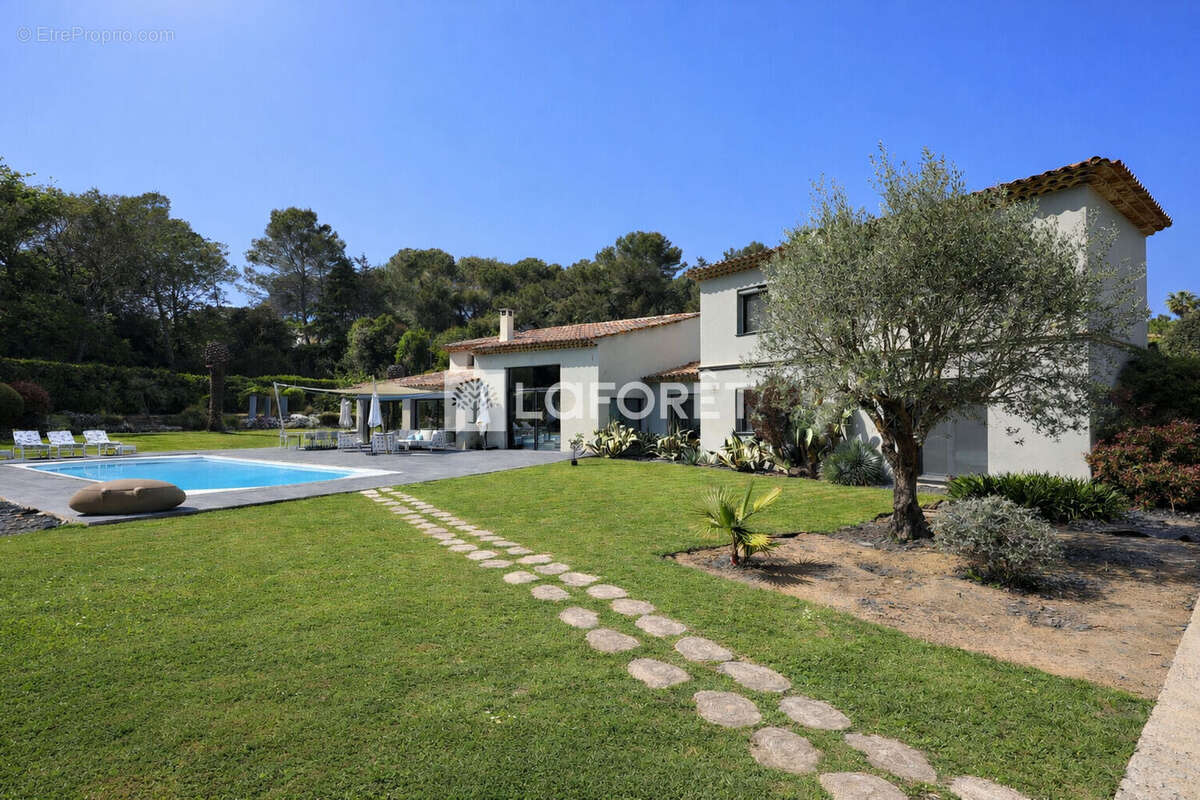 Maison à MOUGINS