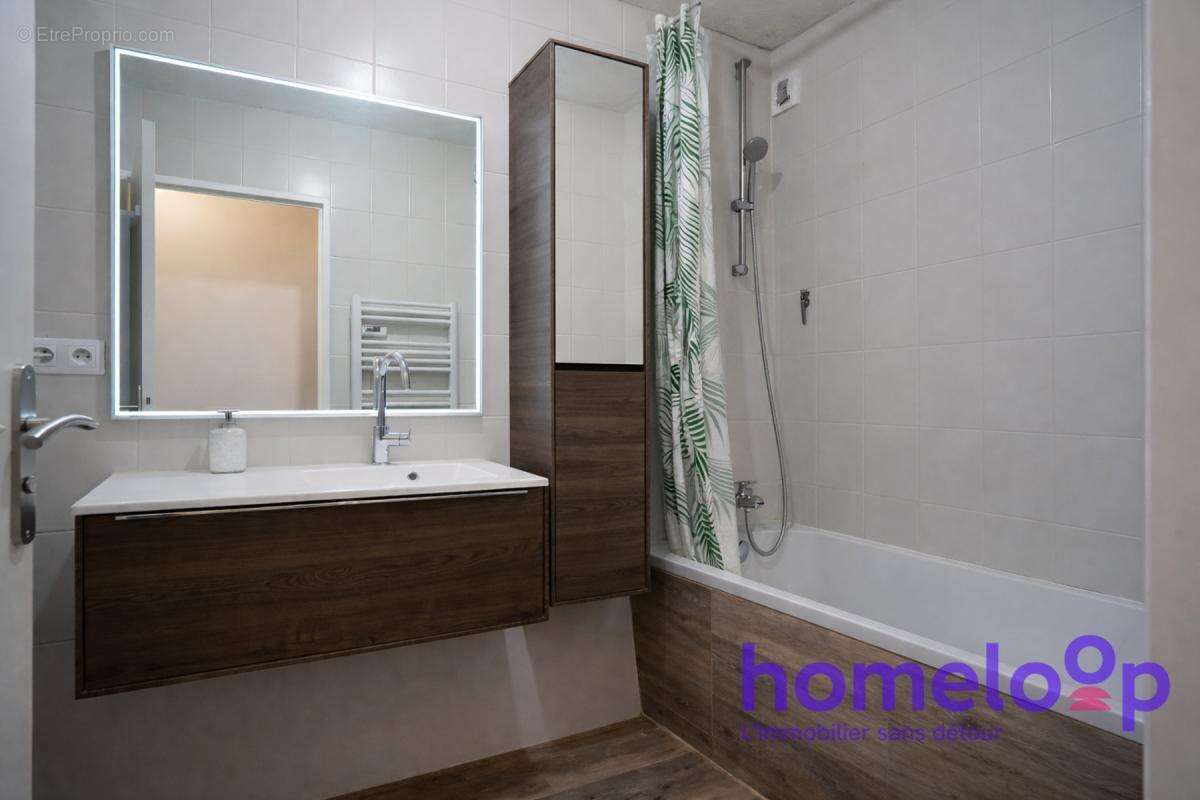 Appartement à SAINT-GENIS-LAVAL