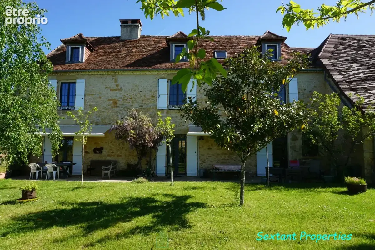 Superbe ensemble immobilier du XIXe siècle situé au coeur de la nature préservée du Périgord vert. - photo 3