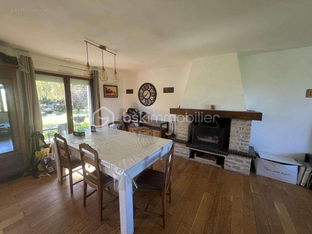 Belle maison 121 m2 de plain-pied avec tres grand jardin de 4500m2 - photo 4