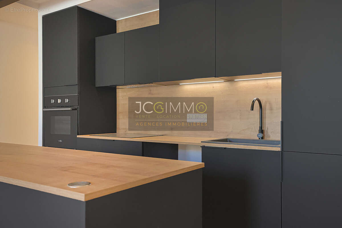 Sollies pont (centre ville) - appartement t4 renove (juillet 2026) - 88 m2 - cour exterieure privative - 24 m2 - photo 8