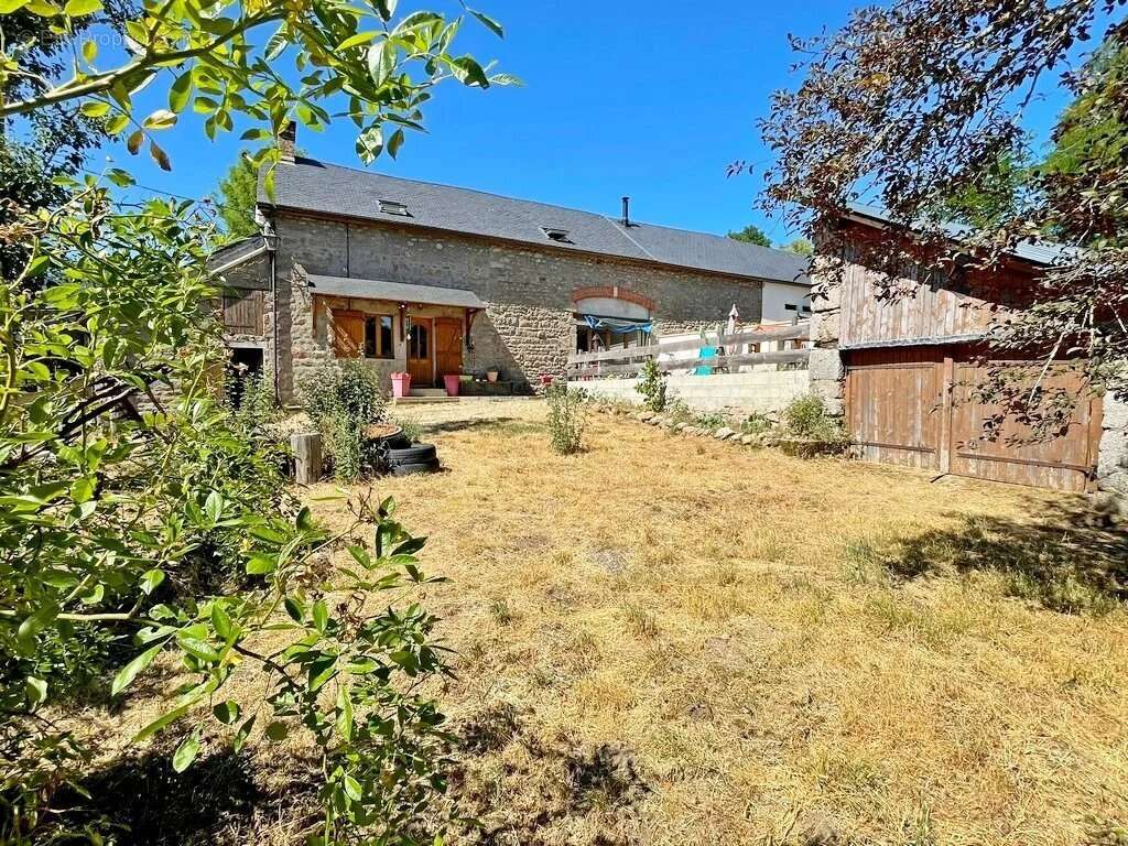 Exclusivité - Bourgogne – Parc du Morvan – Secteur Alligny-en-Morvan-maison de campagne d'environ 132 m², implantée sur plus de  - photo 2