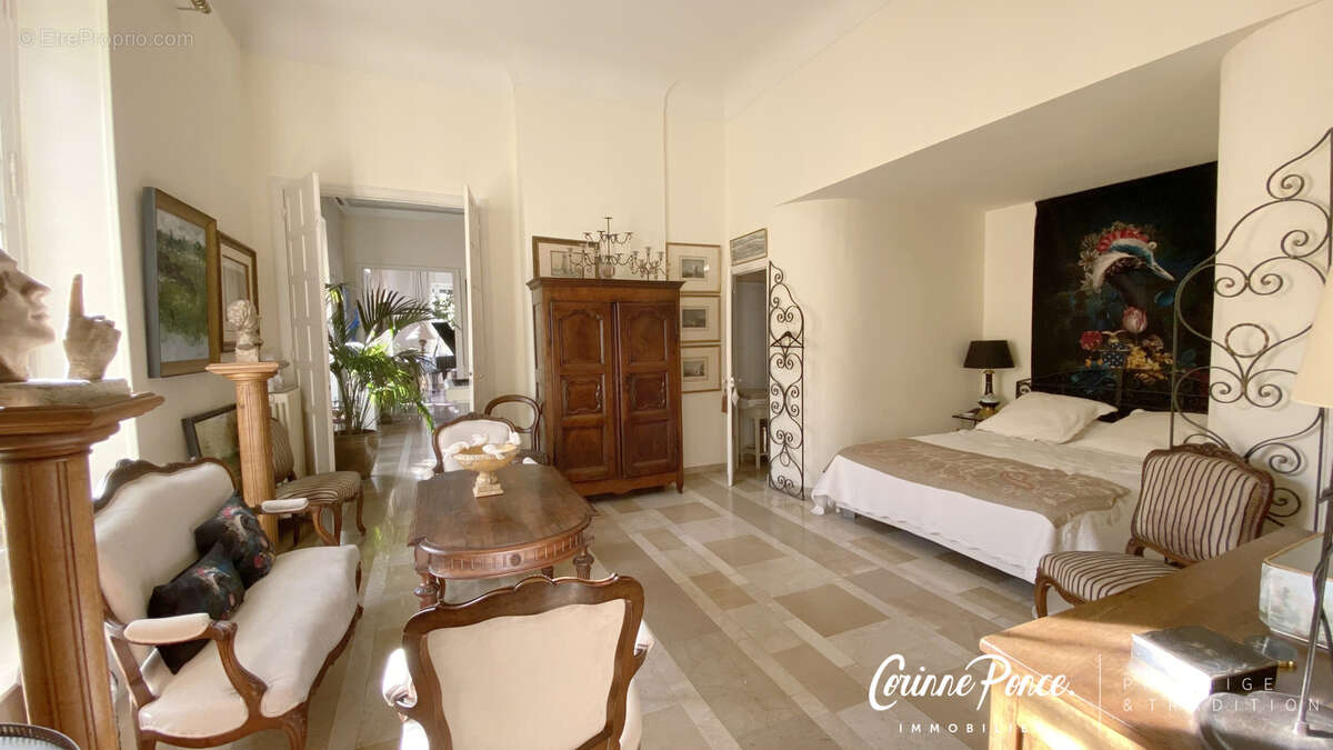 Nimes prefecture appartement 283 m2 habitables avec garage et ascenceur dans immeuble bourgeois propose par co - photo 14