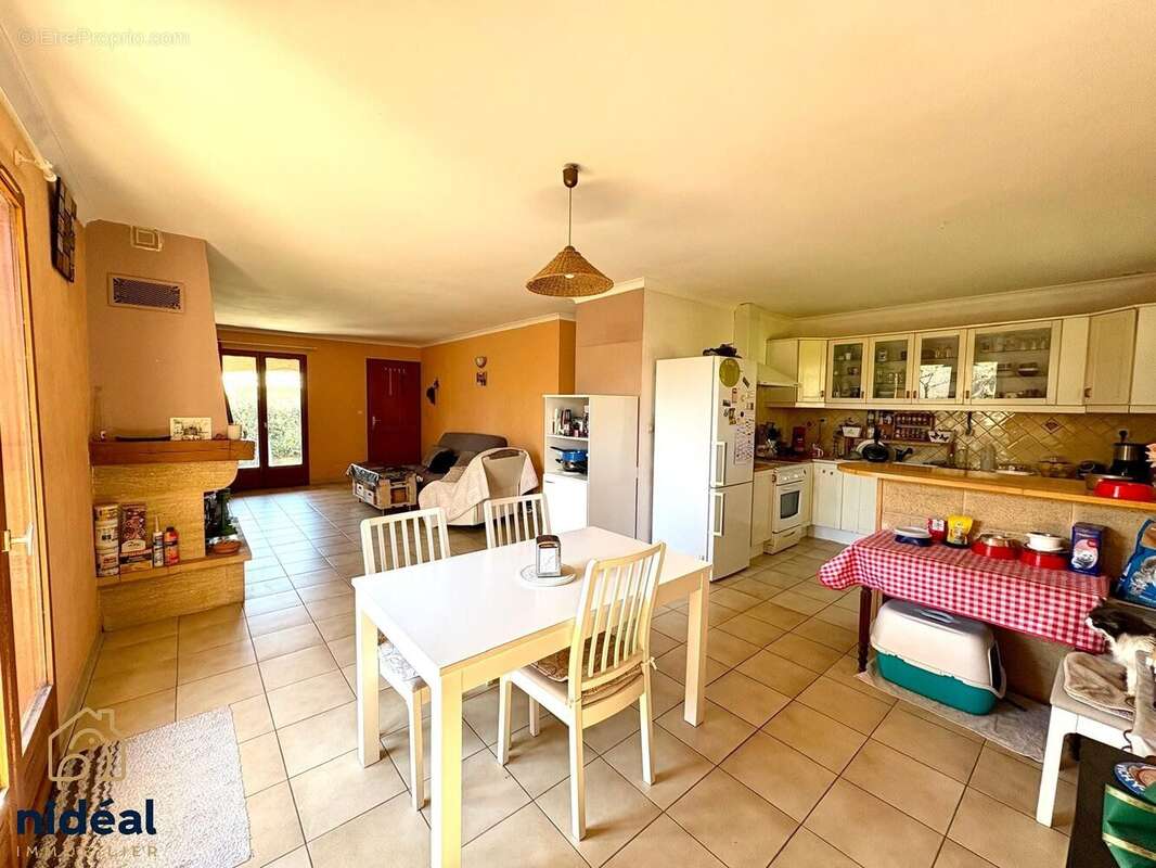 Maison 95 m² à Vergeze  - photo 5