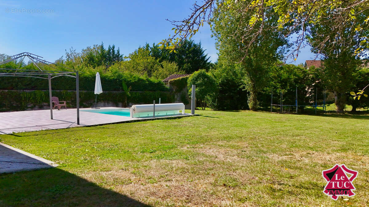 Maison de plain pied avec piscine. - photo 4