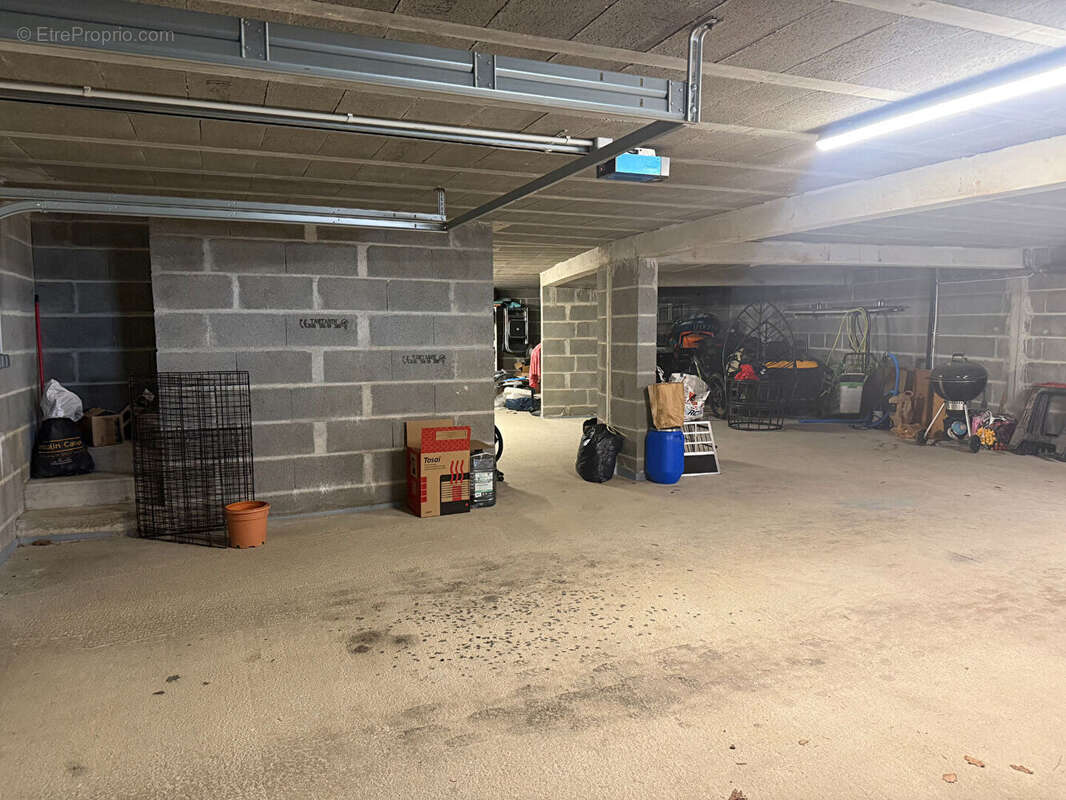 Maison à SAINT-LEONARD-DE-NOBLAT