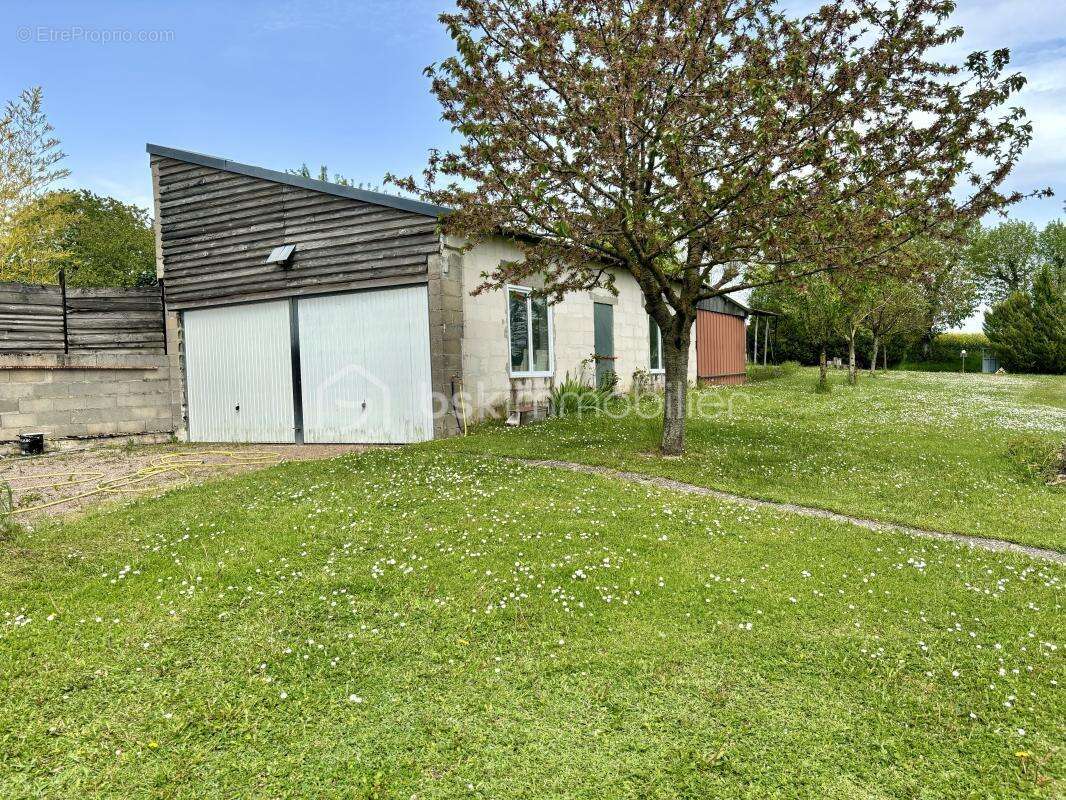 Maison à VILLENEUVE-L'ARCHEVEQUE